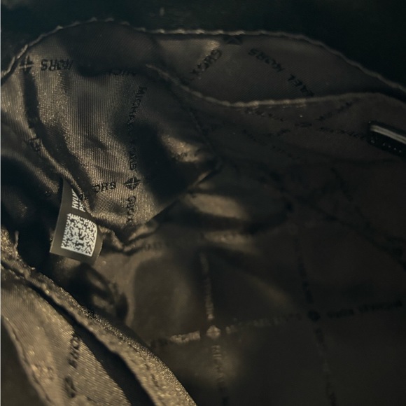 Michael Kors Suri Bucket Crossbody - Picture 12 of 16